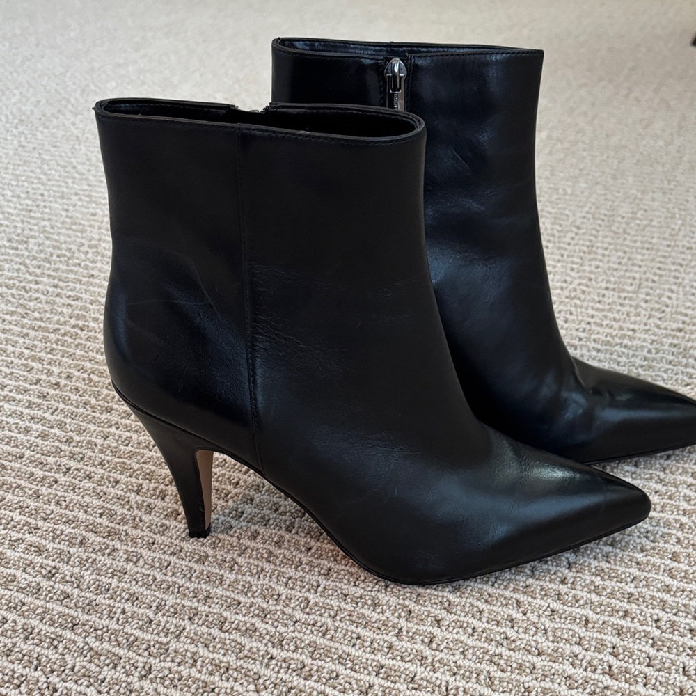 Vince Camuto Black Pointed-Toe Leather Ankle Booties 3-3/4 heel height